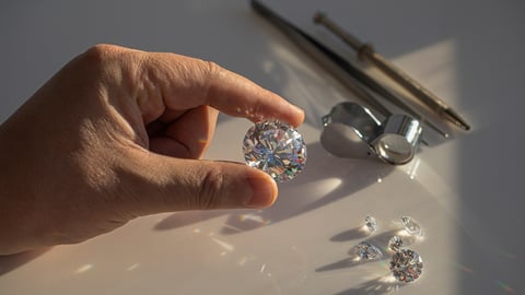 Rapaport Reports: Diamond Trade Exercises Caution as Year Nears Conclusion